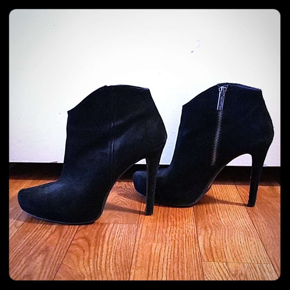 Gianni Bini Platform Suede Ankle Boots